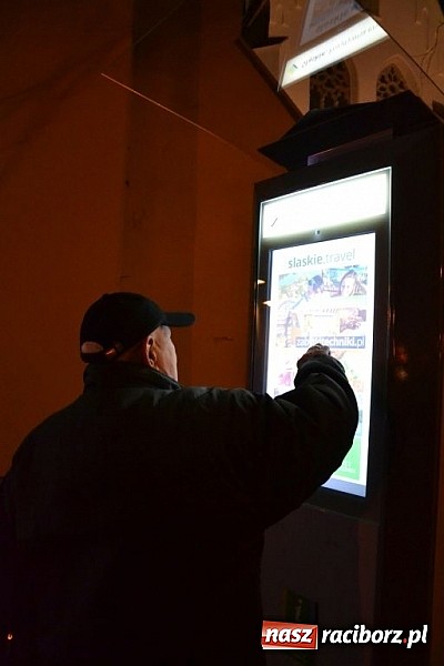 Zdjęcie w galerii na portalu naszraciborz.pl: Kolejny infokiosk przy raciborskim zamku wiadomości z regionu