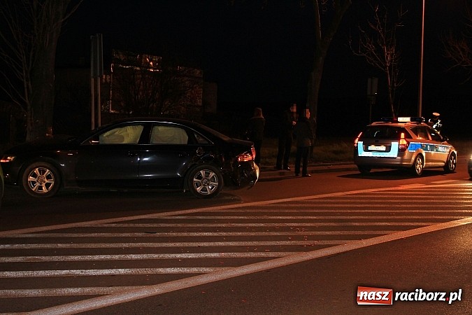 Zdjęcie w galerii na portalu naszraciborz.pl: Zderzenie audi i mazdy na Rybnickiej wiadomości z regionu