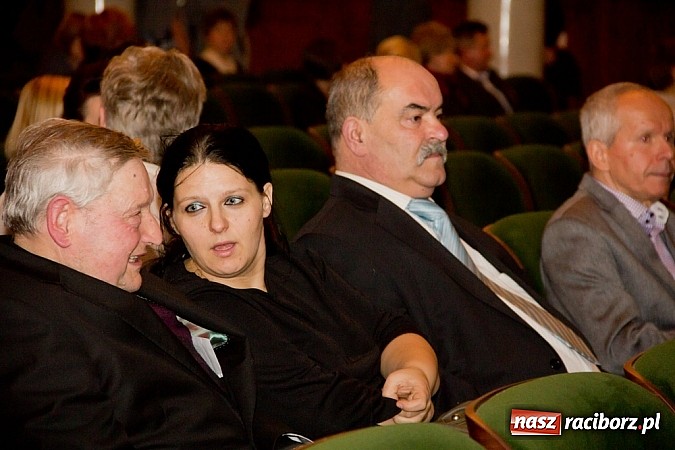 Zdjęcie w galerii na portalu naszraciborz.pl: Magdalena Walach na scenie w Raciborzu. Zobacz materiał wideo wiadomości z regionu