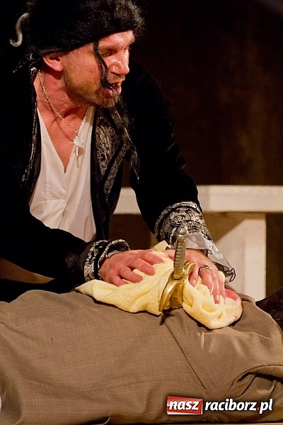 Zdjęcie w galerii na portalu naszraciborz.pl: Magdalena Walach na scenie w Raciborzu. Zobacz materiał wideo wiadomości z regionu