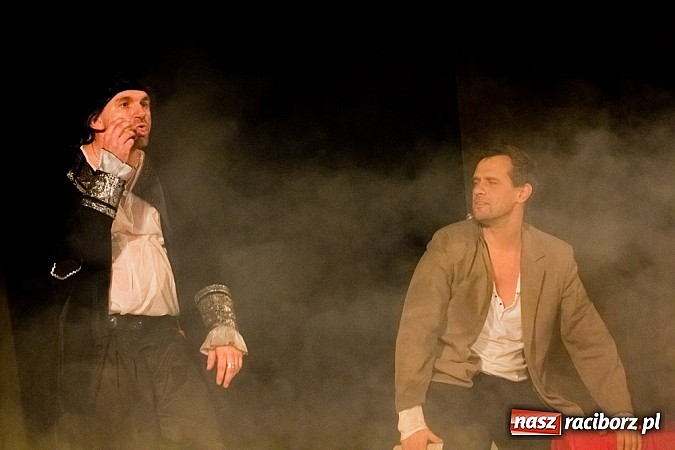 Zdjęcie w galerii na portalu naszraciborz.pl: Magdalena Walach na scenie w Raciborzu. Zobacz materiał wideo wiadomości z regionu