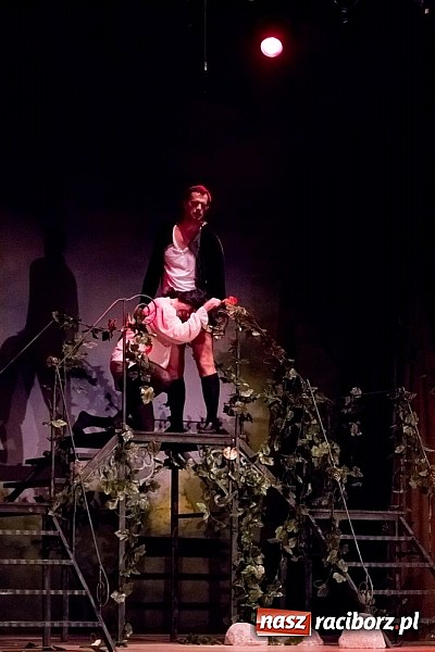 Zdjęcie w galerii na portalu naszraciborz.pl: Magdalena Walach na scenie w Raciborzu. Zobacz materiał wideo wiadomości z regionu