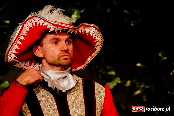 Zdjęcie w galerii na portalu naszraciborz.pl: Magdalena Walach na scenie w Raciborzu. Zobacz materiał wideo wiadomości z regionu