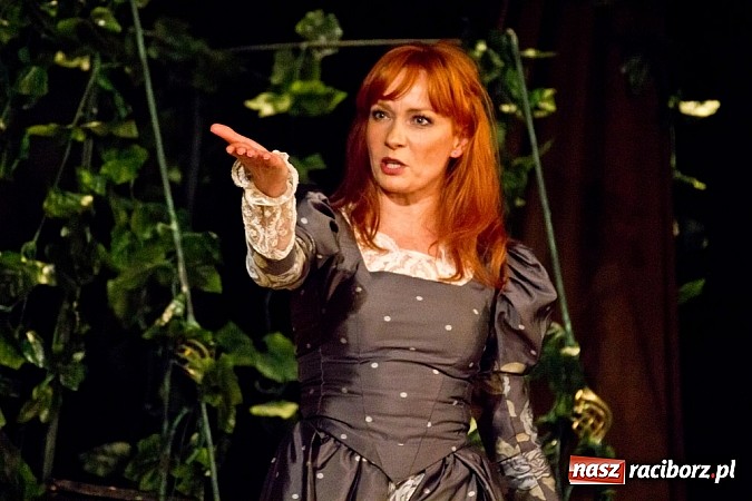 Zdjęcie w galerii na portalu naszraciborz.pl: Magdalena Walach na scenie w Raciborzu. Zobacz materiał wideo wiadomości z regionu