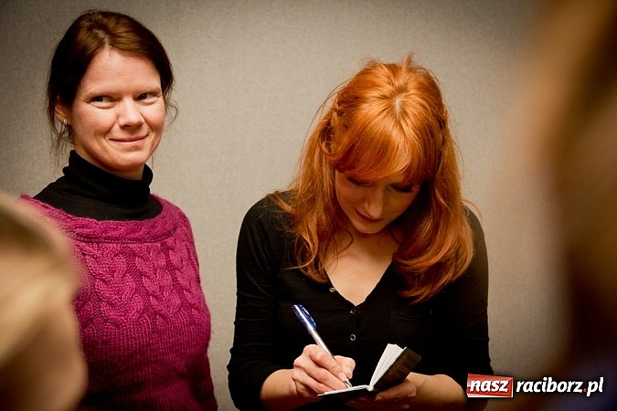 Zdjęcie w galerii na portalu naszraciborz.pl: Magdalena Walach na scenie w Raciborzu. Zobacz materiał wideo wiadomości z regionu