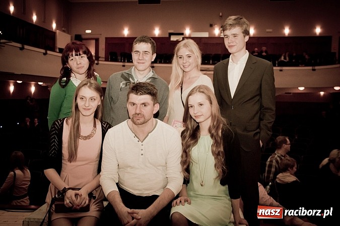 Zdjęcie w galerii na portalu naszraciborz.pl: Magdalena Walach na scenie w Raciborzu. Zobacz materiał wideo wiadomości z regionu