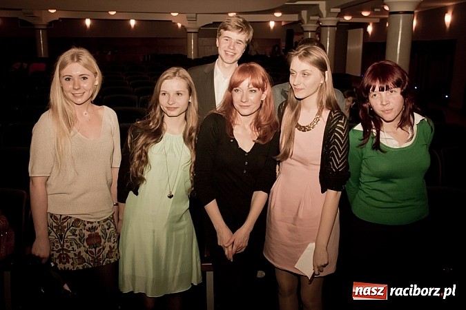 Zdjęcie w galerii na portalu naszraciborz.pl: Magdalena Walach na scenie w Raciborzu. Zobacz materiał wideo wiadomości z regionu