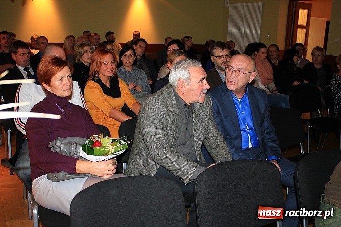 Zdjęcie w galerii na portalu naszraciborz.pl: Nagrodzono wyr&oacute;żniających się wolontariuszy wiadomości z regionu