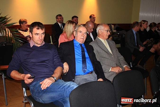 Zdjęcie w galerii na portalu naszraciborz.pl: Nagrodzono wyr&oacute;żniających się wolontariuszy wiadomości z regionu