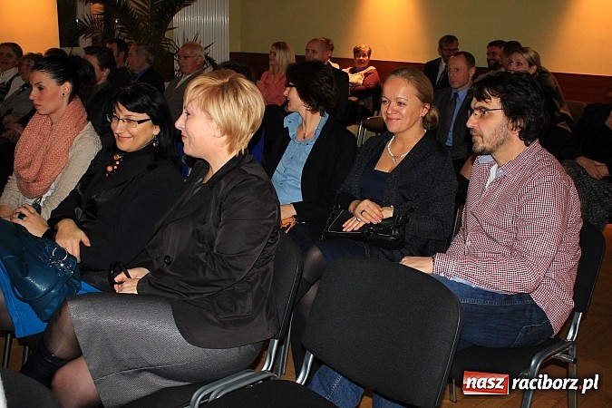 Zdjęcie w galerii na portalu naszraciborz.pl: Nagrodzono wyr&oacute;żniających się wolontariuszy wiadomości z regionu