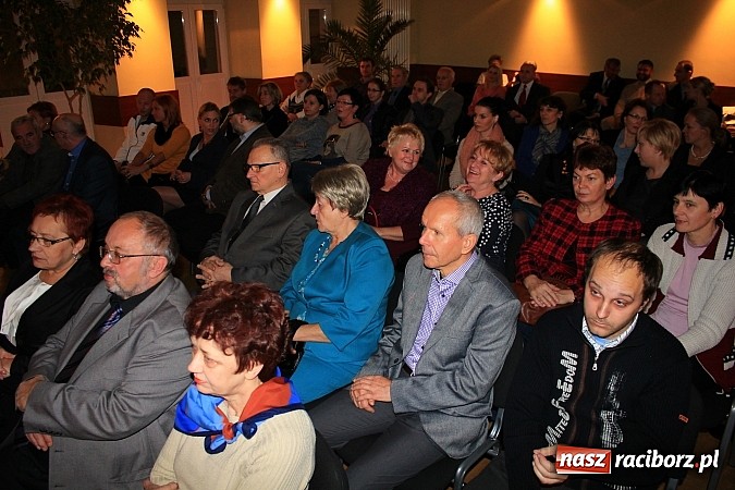 Zdjęcie w galerii na portalu naszraciborz.pl: Nagrodzono wyr&oacute;żniających się wolontariuszy wiadomości z regionu