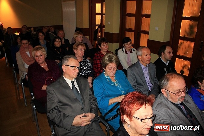 Zdjęcie w galerii na portalu naszraciborz.pl: Nagrodzono wyr&oacute;żniających się wolontariuszy wiadomości z regionu