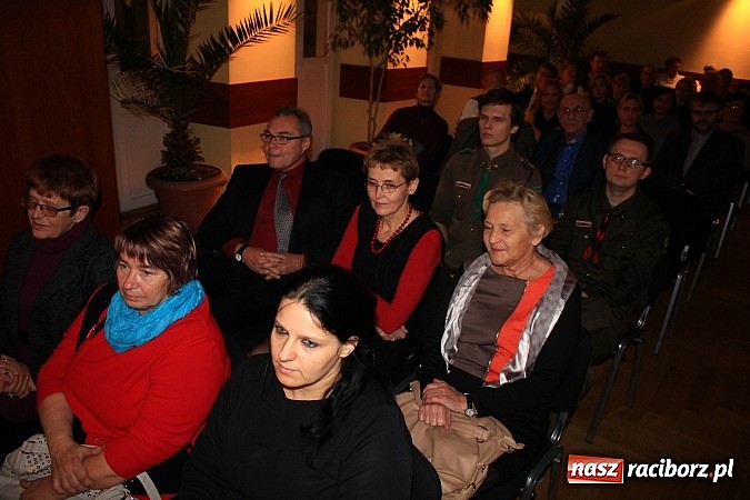 Zdjęcie w galerii na portalu naszraciborz.pl: Nagrodzono wyr&oacute;żniających się wolontariuszy wiadomości z regionu