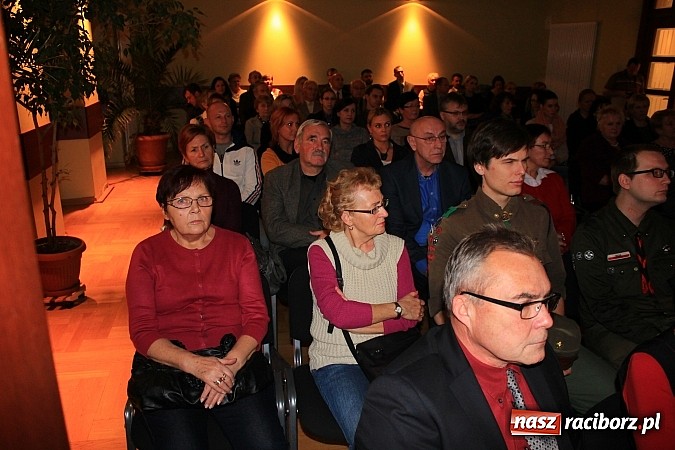 Zdjęcie w galerii na portalu naszraciborz.pl: Nagrodzono wyr&oacute;żniających się wolontariuszy wiadomości z regionu