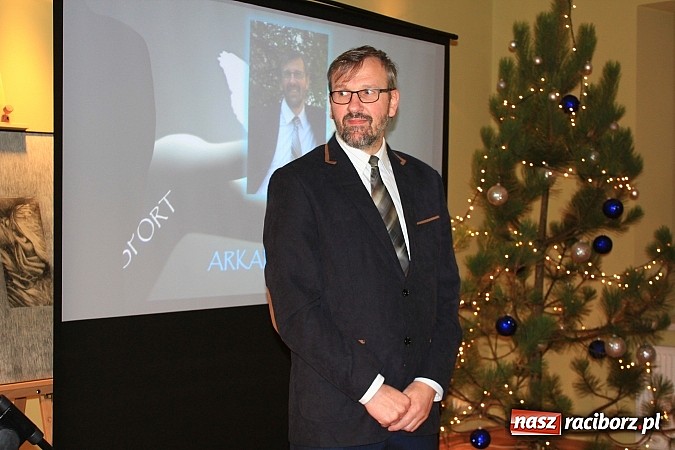 Zdjęcie w galerii na portalu naszraciborz.pl: Nagrodzono wyr&oacute;żniających się wolontariuszy wiadomości z regionu