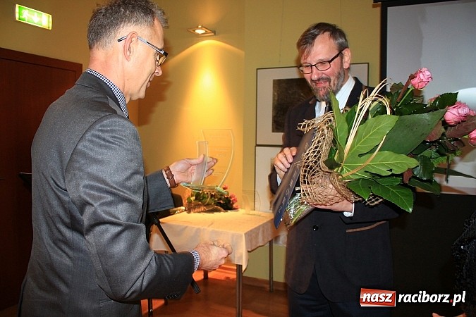 Zdjęcie w galerii na portalu naszraciborz.pl: Nagrodzono wyr&oacute;żniających się wolontariuszy wiadomości z regionu