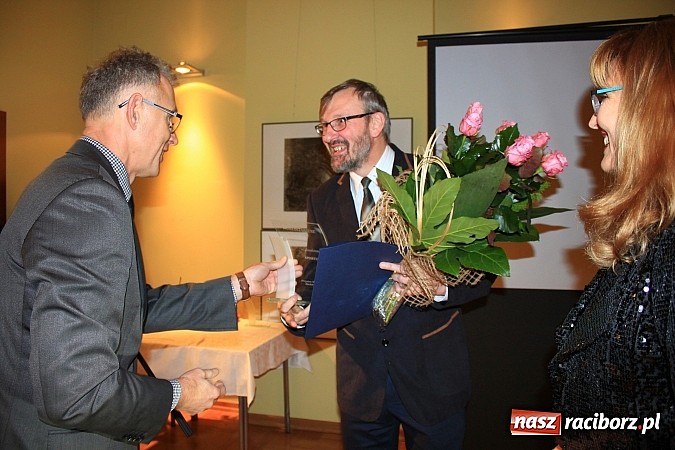 Zdjęcie w galerii na portalu naszraciborz.pl: Nagrodzono wyr&oacute;żniających się wolontariuszy wiadomości z regionu