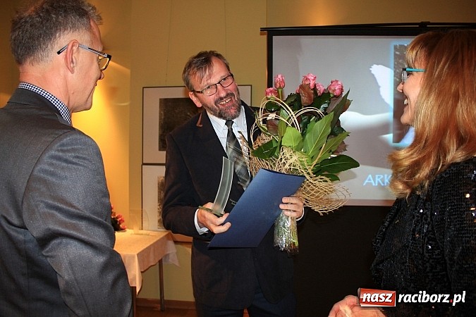 Zdjęcie w galerii na portalu naszraciborz.pl: Nagrodzono wyr&oacute;żniających się wolontariuszy wiadomości z regionu