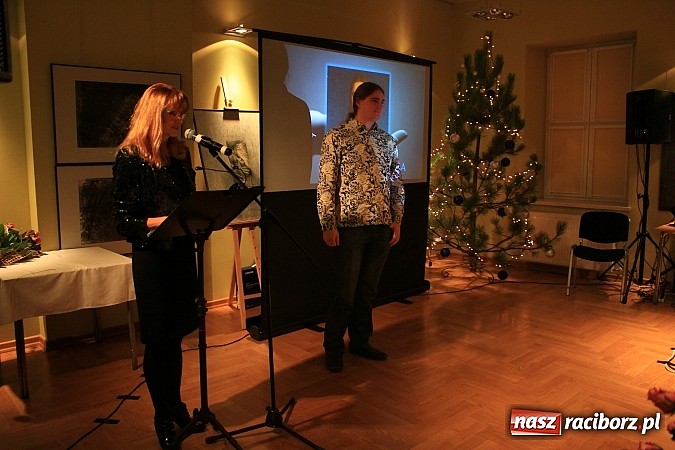 Zdjęcie w galerii na portalu naszraciborz.pl: Nagrodzono wyr&oacute;żniających się wolontariuszy wiadomości z regionu