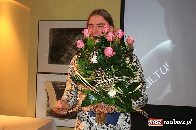 Zdjęcie w galerii na portalu naszraciborz.pl: Nagrodzono wyr&oacute;żniających się wolontariuszy wiadomości z regionu