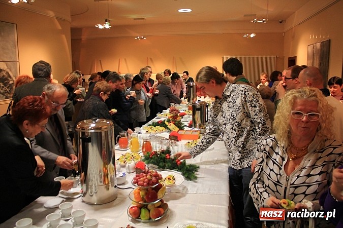 Zdjęcie w galerii na portalu naszraciborz.pl: Nagrodzono wyr&oacute;żniających się wolontariuszy wiadomości z regionu