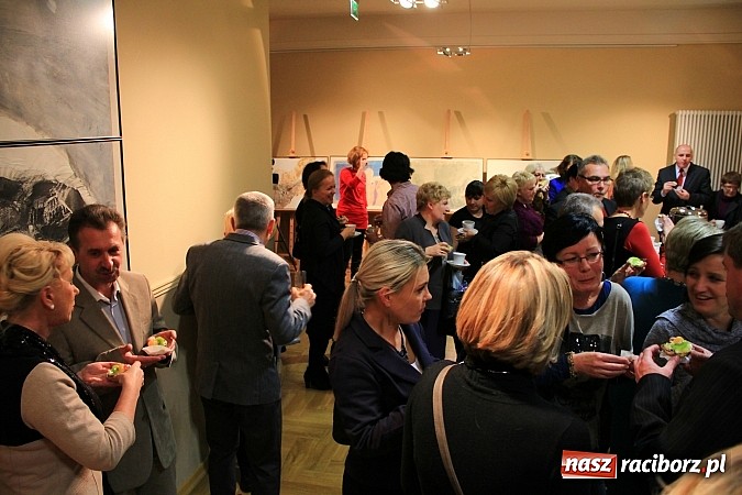 Zdjęcie w galerii na portalu naszraciborz.pl: Nagrodzono wyr&oacute;żniających się wolontariuszy wiadomości z regionu