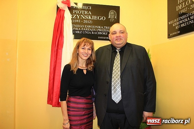 Zdjęcie w galerii na portalu naszraciborz.pl: Odsłonięto tablicę poświęconą pamięci Piotra Starzyńskiego wiadomości z regionu