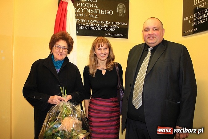 Zdjęcie w galerii na portalu naszraciborz.pl: Odsłonięto tablicę poświęconą pamięci Piotra Starzyńskiego wiadomości z regionu