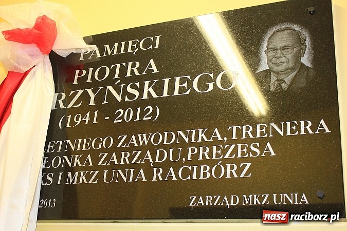 Zdjęcie w galerii na portalu naszraciborz.pl: Odsłonięto tablicę poświęconą pamięci Piotra Starzyńskiego wiadomości z regionu