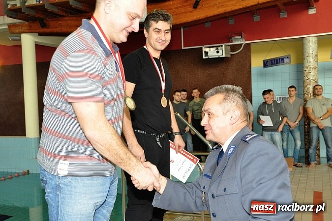 Zdjęcie w galerii na portalu naszraciborz.pl: Nasi policjanci najlepsi w pływackiej sztafecie wiadomości z regionu