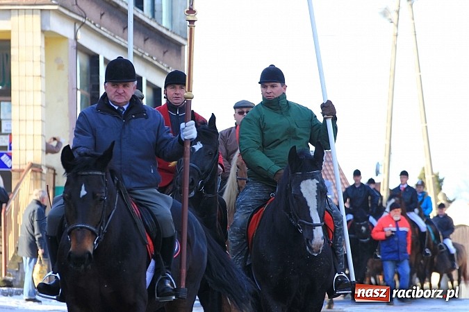 Zdjęcie w galerii na portalu naszraciborz.pl: Procesja konna przeszła przez Krzanowice wiadomości z regionu