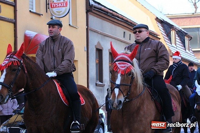 Zdjęcie w galerii na portalu naszraciborz.pl: Procesja konna przeszła przez Krzanowice wiadomości z regionu