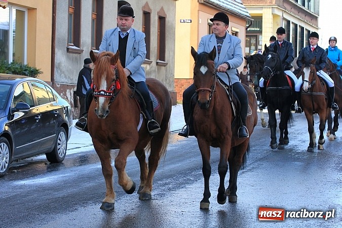 Zdjęcie w galerii na portalu naszraciborz.pl: Procesja konna przeszła przez Krzanowice wiadomości z regionu