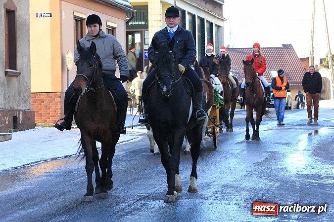 Zdjęcie w galerii na portalu naszraciborz.pl: Procesja konna przeszła przez Krzanowice wiadomości z regionu