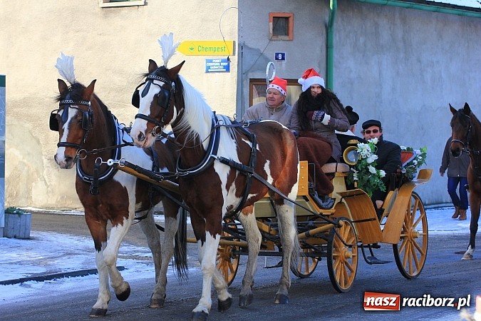 Zdjęcie w galerii na portalu naszraciborz.pl: Procesja konna przeszła przez Krzanowice wiadomości z regionu