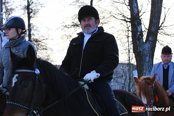 Zdjęcie w galerii na portalu naszraciborz.pl: Procesja konna przeszła przez Krzanowice wiadomości z regionu