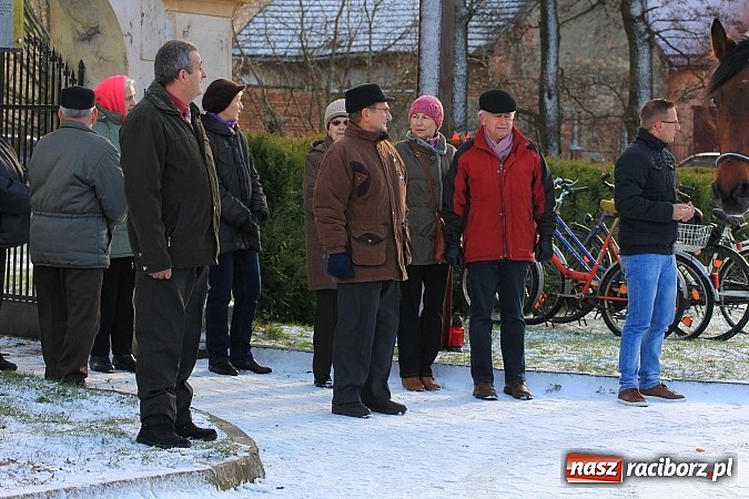 Zdjęcie w galerii na portalu naszraciborz.pl: Procesja konna przeszła przez Krzanowice wiadomości z regionu