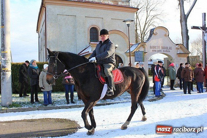 Zdjęcie w galerii na portalu naszraciborz.pl: Procesja konna przeszła przez Krzanowice wiadomości z regionu