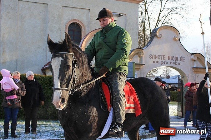Zdjęcie w galerii na portalu naszraciborz.pl: Procesja konna przeszła przez Krzanowice wiadomości z regionu
