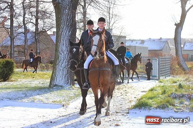 Zdjęcie w galerii na portalu naszraciborz.pl: Procesja konna przeszła przez Krzanowice wiadomości z regionu