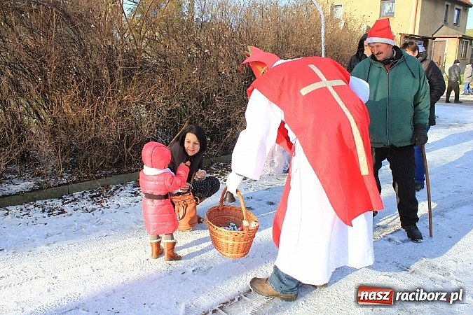 Zdjęcie w galerii na portalu naszraciborz.pl: Procesja konna przeszła przez Krzanowice wiadomości z regionu