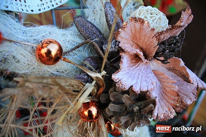 Zdjęcie w galerii na portalu naszraciborz.pl: Kiermasz świąteczny na rynku w Krzanowicach wiadomości z regionu