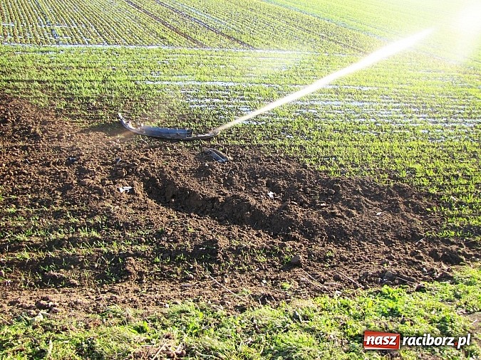 Zdjęcie w galerii na portalu naszraciborz.pl: Wypadek na DW 416. Dachował vw caddy wiadomości z regionu