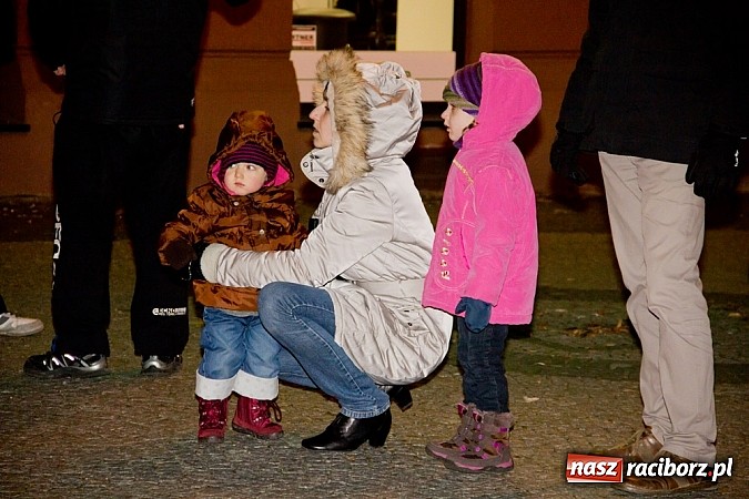 Zdjęcie w galerii na portalu naszraciborz.pl: Tradycyjny św. Mikołaj ze strażakami wiadomości z regionu