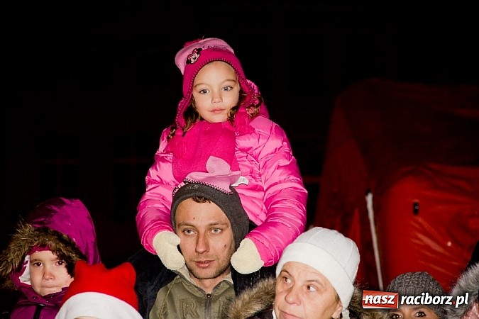 Zdjęcie w galerii na portalu naszraciborz.pl: Tradycyjny św. Mikołaj ze strażakami wiadomości z regionu