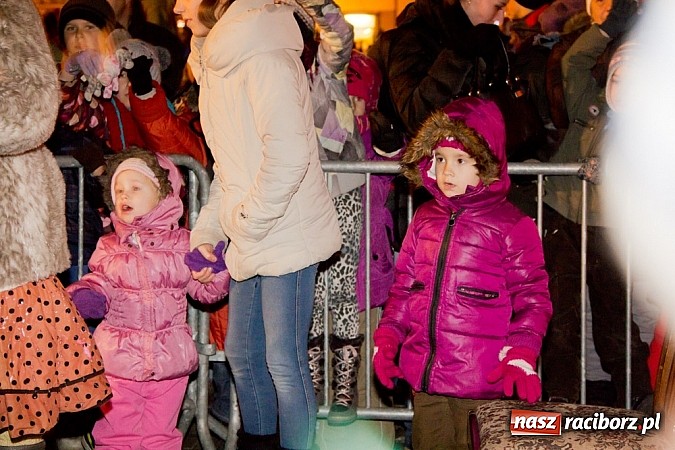 Zdjęcie w galerii na portalu naszraciborz.pl: Tradycyjny św. Mikołaj ze strażakami wiadomości z regionu