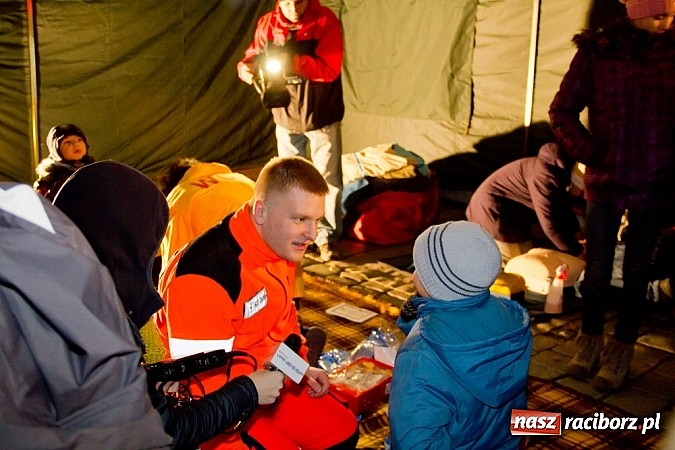 Zdjęcie w galerii na portalu naszraciborz.pl: Tradycyjny św. Mikołaj ze strażakami wiadomości z regionu
