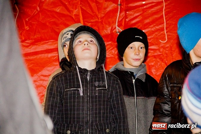 Zdjęcie w galerii na portalu naszraciborz.pl: Tradycyjny św. Mikołaj ze strażakami wiadomości z regionu