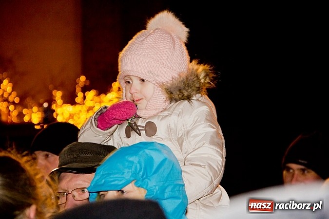 Zdjęcie w galerii na portalu naszraciborz.pl: Tradycyjny św. Mikołaj ze strażakami wiadomości z regionu