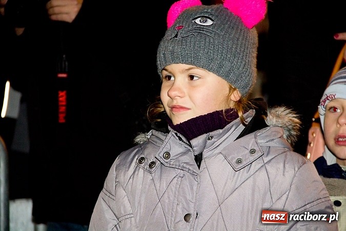 Zdjęcie w galerii na portalu naszraciborz.pl: Tradycyjny św. Mikołaj ze strażakami wiadomości z regionu